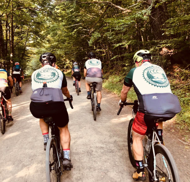 gravel cyclists at tour de shunk gravel