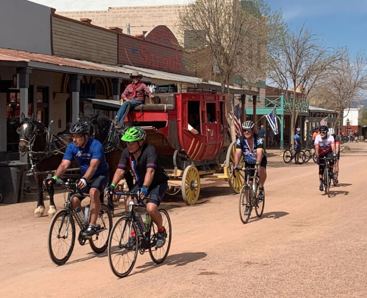 cyclists at el tour de zona