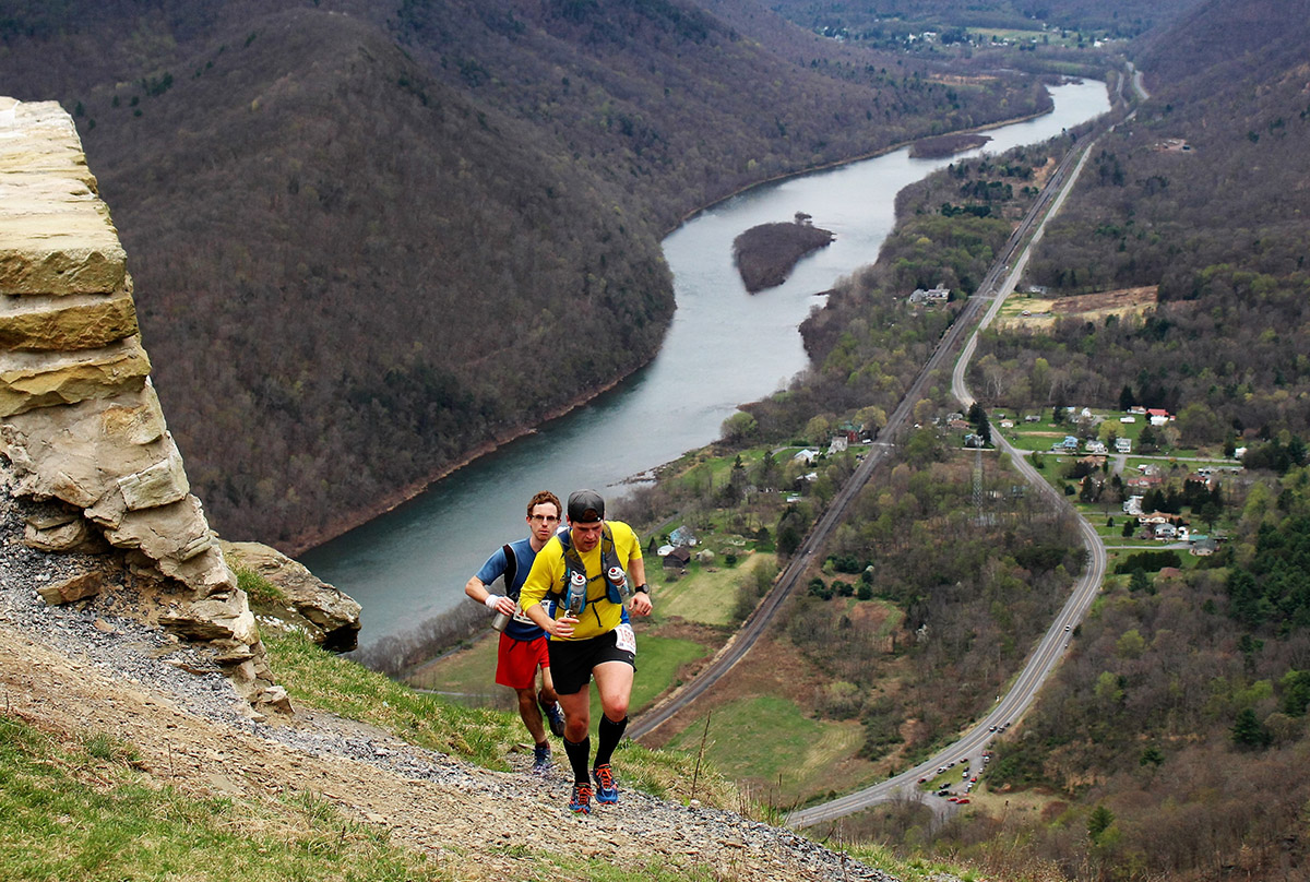 trail runners at hyner view trail challenge