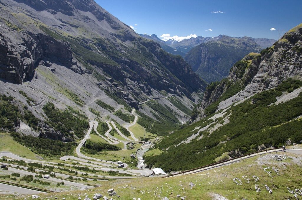 passo-stelvio Hairpins on the road of Stelvio pass