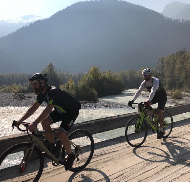 gravel cyclists at sea2sky gravel fondo