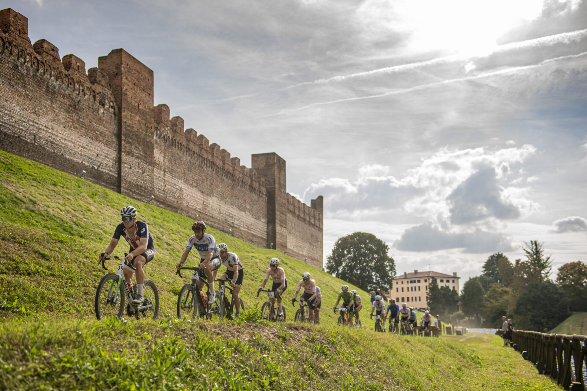 cyclists at UCI Gravel World Championship – Veneto