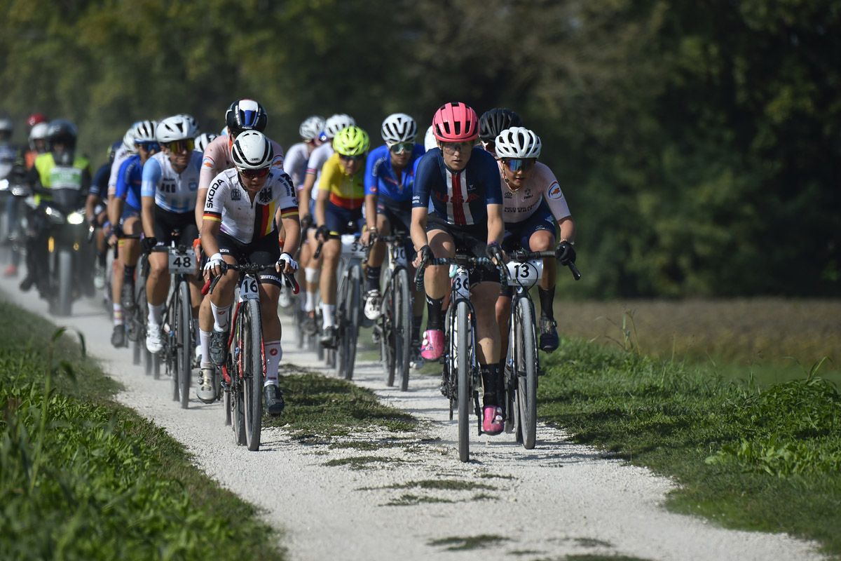 gravel cyclists at UCI Gravel World Championship – Veneto