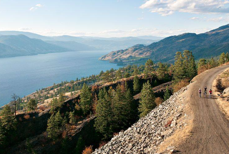 gravel cyclists at kettle mettle dirty fondo