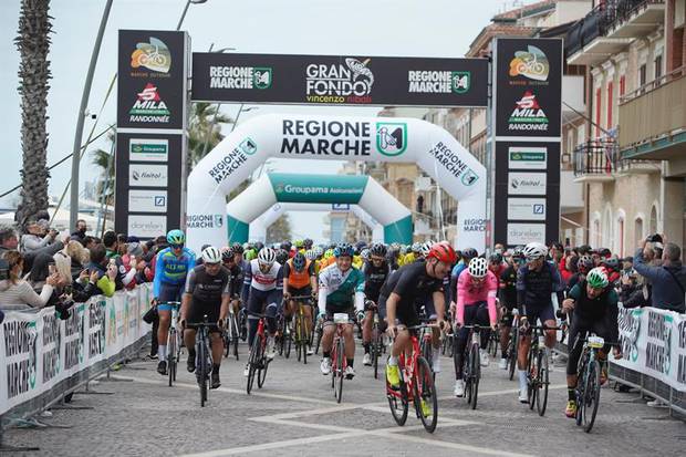 Riders at the start of 5 Mila Marche