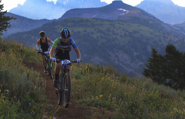 MTB racers on trail in Pierre's hole 100