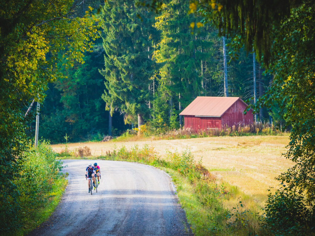 Team of riders on trail in Falling Leaves Lahti gravel event.