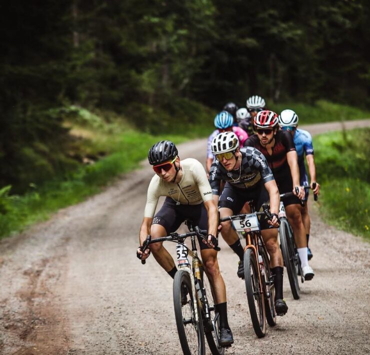 Pack of riders in Gravel Grit'n Grind Race