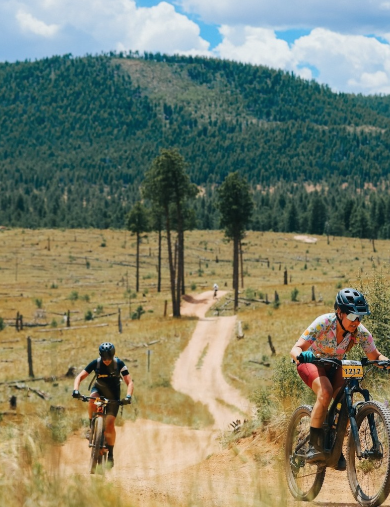 mountain bikers at The Hundo race